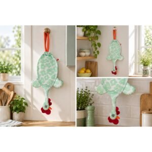 Dispenser organizador de bolsas gallina Etelvina Floreada verde en uso en la cocina