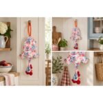 Dispenser Organizador de Bolsas Gallina Etelvina Hojas Blanco y Rojo en uso en la cocina